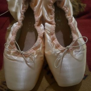 Freed of London Pointe Shoes, 5.5 X CPro, Q maker